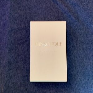 Winkclique Minimalist White Box